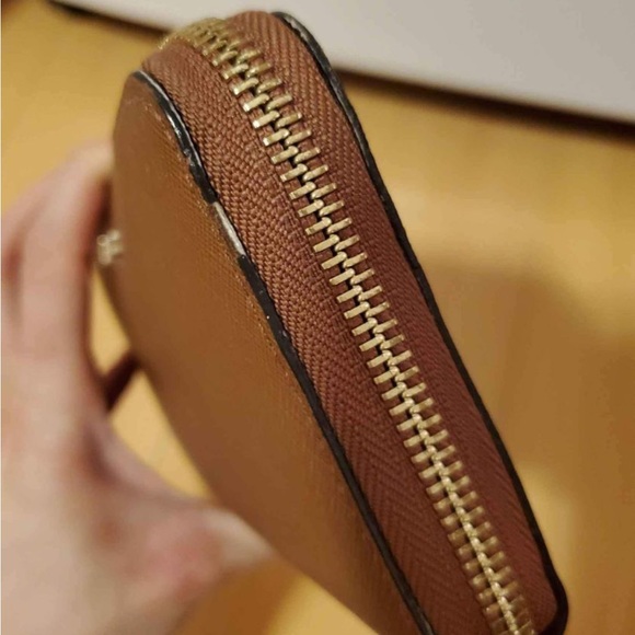 Michael Kors Jet Set Wallet - Picture 4 of 7